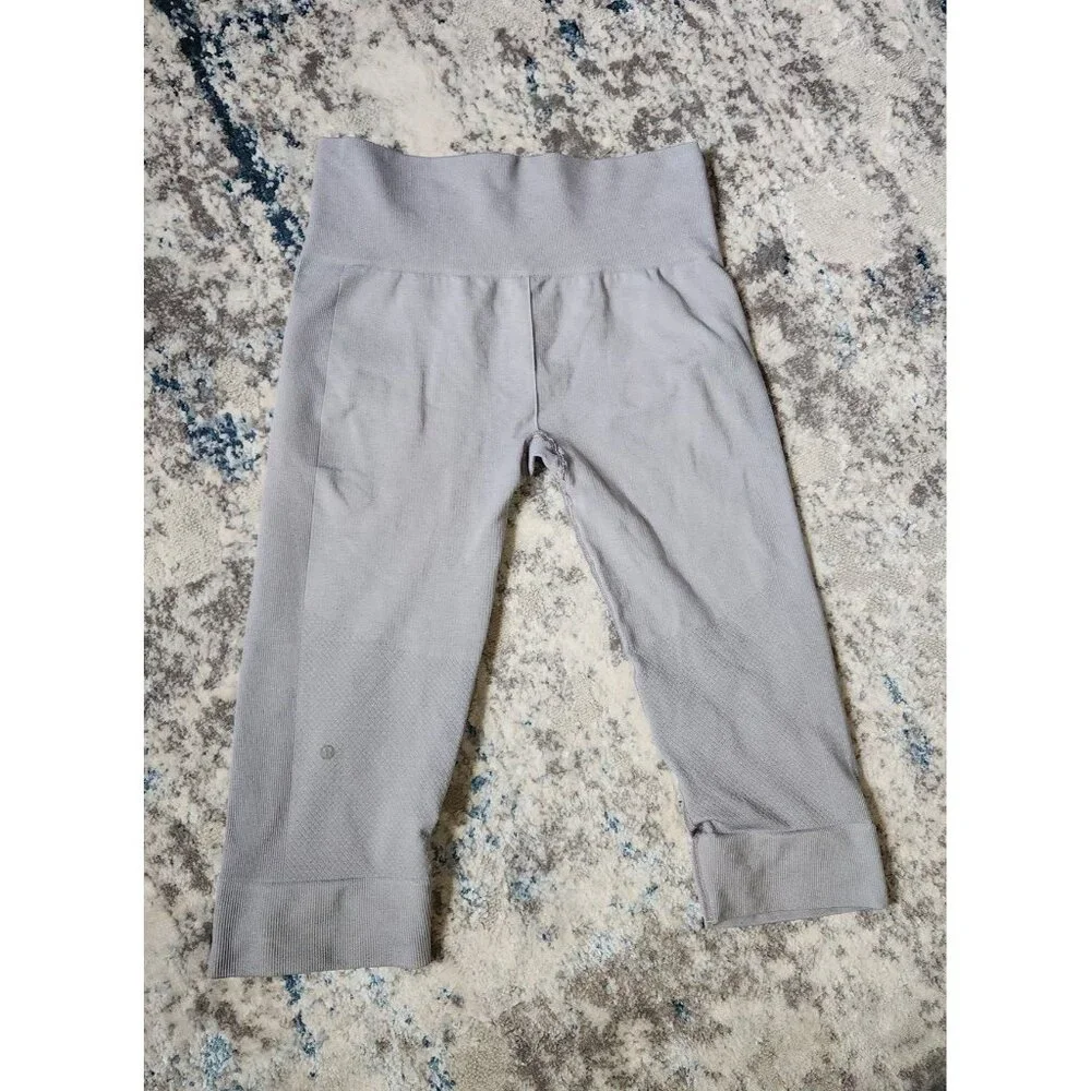 Lululemon Women's Size 8 Grey Cropped‎ Leggings